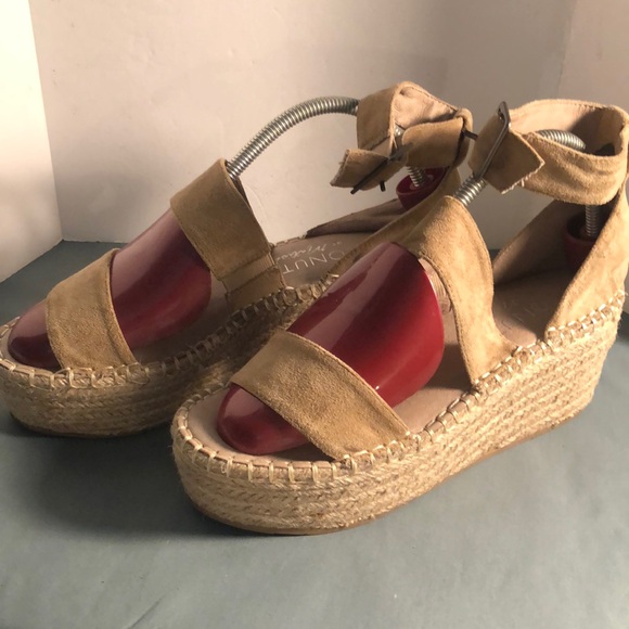 Woman’s tan coconuts espadrilles wedge sandals - Picture 3 of 16